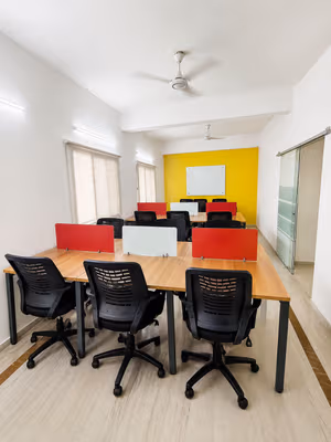 17 Person Coworking Desk