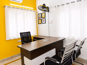 11 Person Coworking Desk