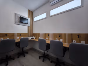 1 Person Private Office
