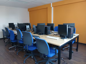 4 Person Coworking Desk