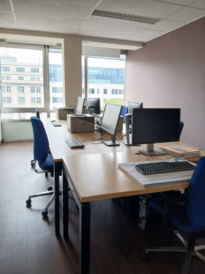 5 Person Coworking Desk
