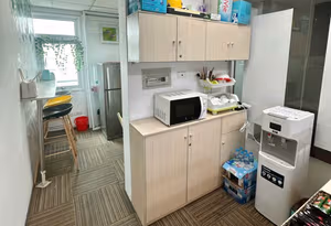 3 Person Private Office