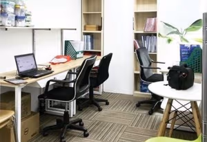 9 Person Private Office