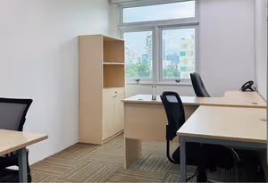 7 Person Private Office