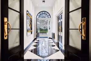 10 Person Private Office
