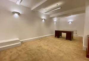 20 Person Private Office