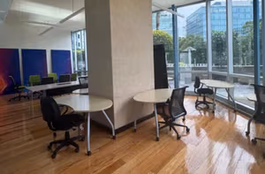 10 Person Coworking Desk