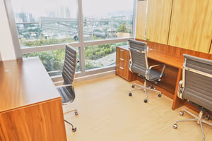 150 Person Shared Office