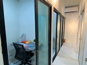 1 Person Private Office