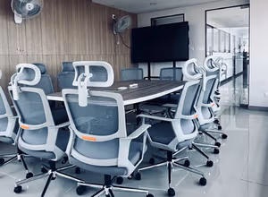 10 Person Private Office