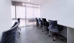 4 Person Coworking Desk