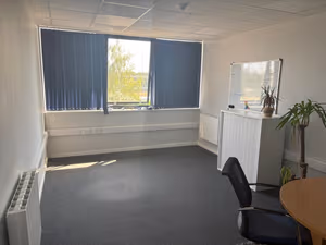 5 Person Private Office