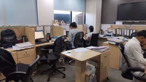 40 Person Coworking Desk
