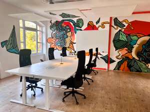 25 Person Private Office
