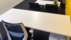 3 Person Shared Office