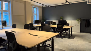 7 Person Private Office