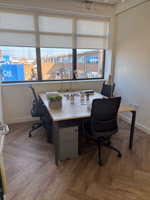 5 Person Private Office