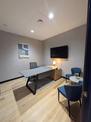 1 Person Shared Office