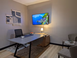 1 Person Private Office