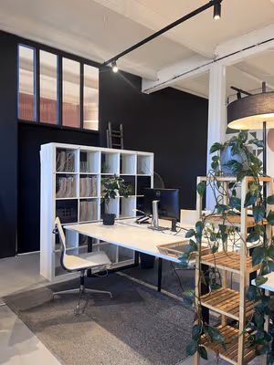 1 Person Coworking Desk