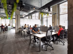 7 Person Coworking Desk
