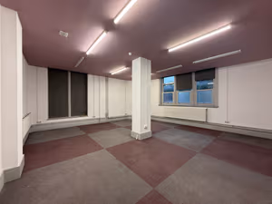 7 Person Private Office