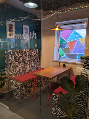 5 Person Coworking Desk