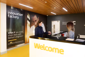 4 Person Coworking Desk