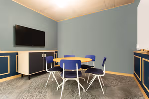 40 Person Private Office