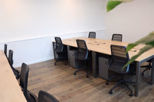 7 Person Coworking Desk