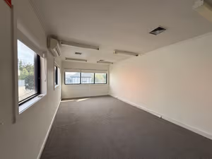 1 Person Shared Office
