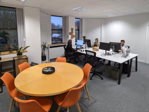 31 Person Private Office