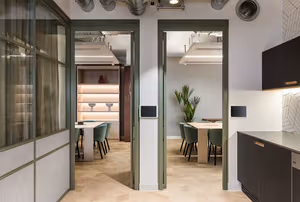 21 Person Private Office