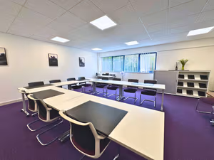 10 Person Private Office