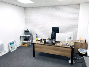 9 Person Private Office