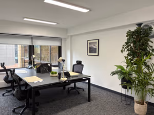 10 Person Private Office