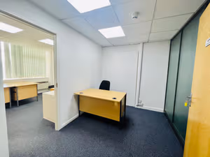 10 Person Private Office