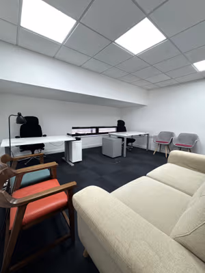 10 Person Private Office