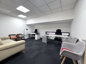 1 Person Private Office