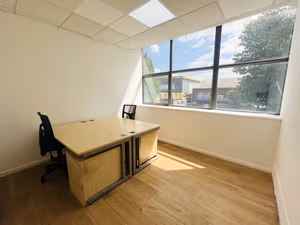 5 Person Private Office