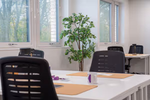 9 Person Private Office