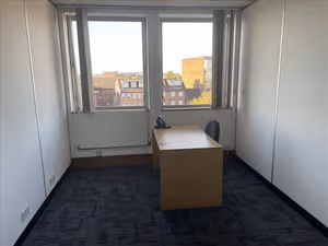 4 Person Private Office