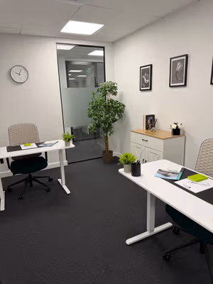 10 Person Private Office