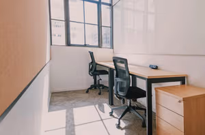 1 Person Shared Office