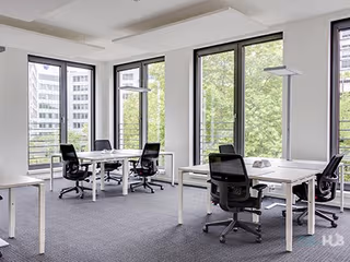 4 Person Coworking Desk