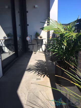 1 Person Shared Office