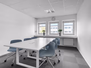 4 Person Private Office