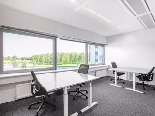 15 Person Private Office