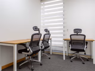 10 Person Private Office