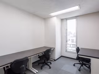 5 Person Private Office